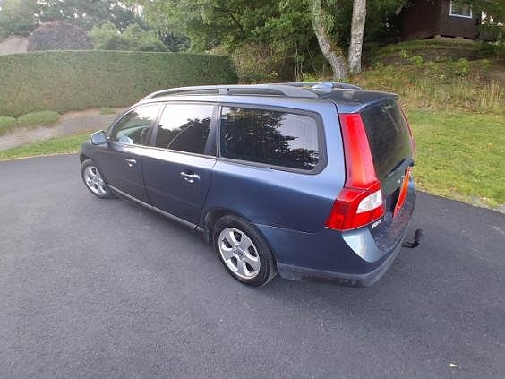 Volvo V70 4 of 6
