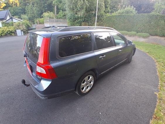Volvo V70 3 of 6