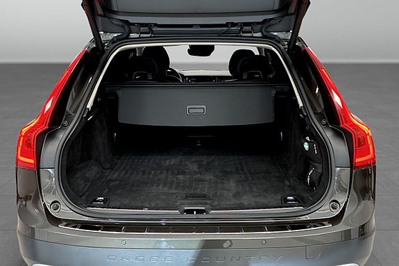 Volvo V90 Cross Country 9 of 9