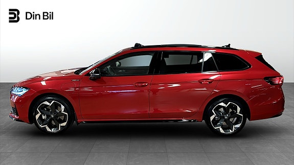 Skoda Superb 2 of 16