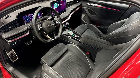 Skoda Superb 7 of 16