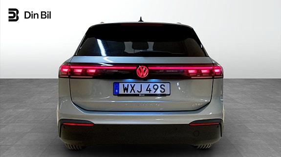 Volkswagen Tiguan 5 of 12