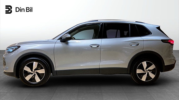 Volkswagen Tiguan 2 of 12
