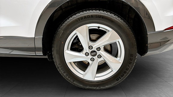 Audi Q3 6 of 14