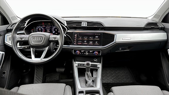 Audi Q3 10 of 14