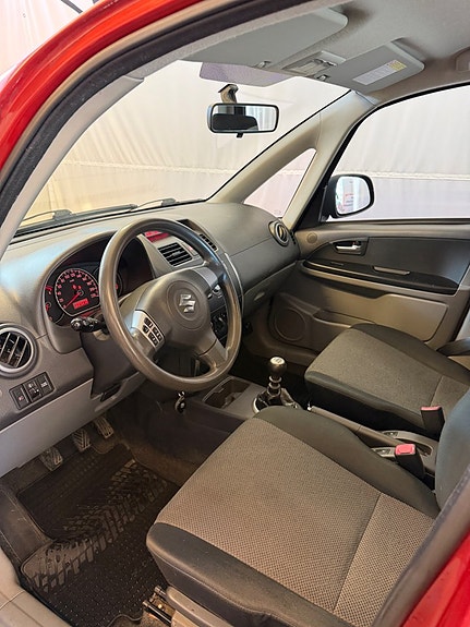 Suzuki SX4 5 of 10