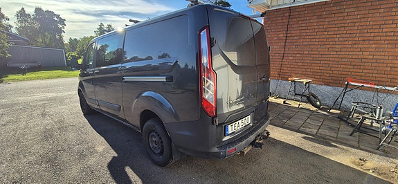 Ford Transit Custom 2 of 6