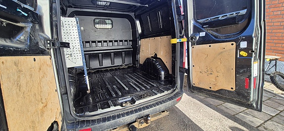 Ford Transit Custom 5 of 6