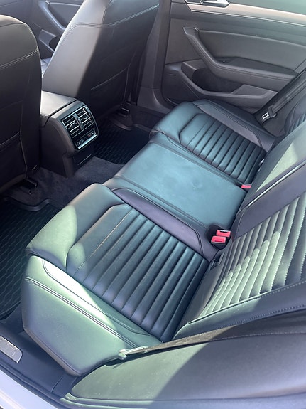 Volkswagen Passat Alltrack 5 of 7