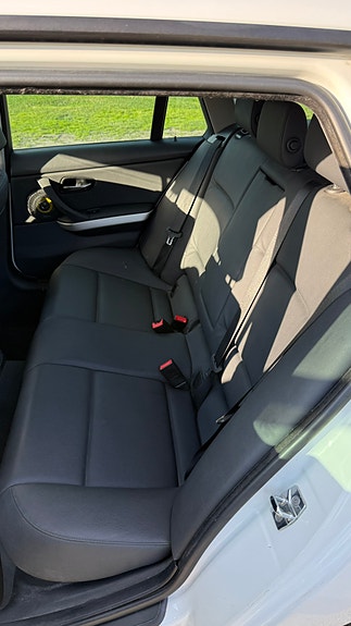 BMW 320i 9 of 10