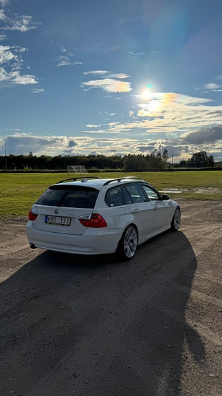 BMW 320i 6 of 10