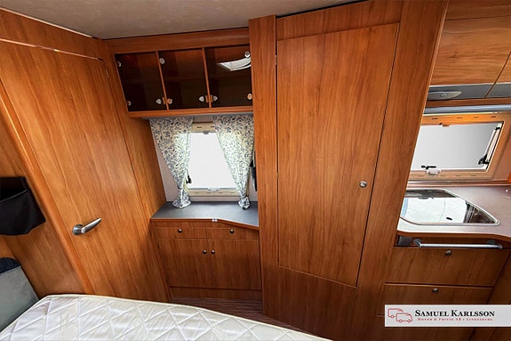 Adria Coral S 680 ST 2.3L Manuell B-kort | Solcell | Ugn | Backkamera 22 of 25