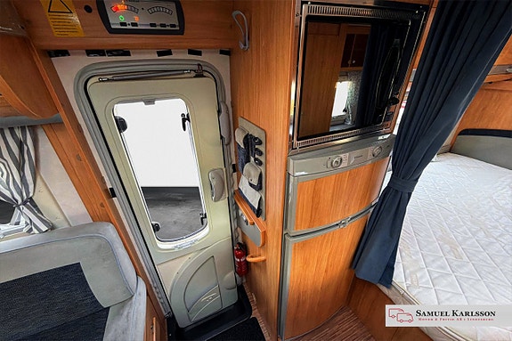 Adria Coral S 680 ST 2.3L Manuell B-kort | Solcell | Ugn | Backkamera 19 of 25