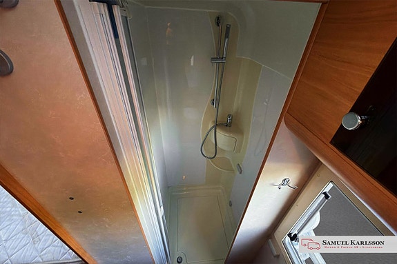 Adria Coral S 680 ST 2.3L Manuell B-kort | Solcell | Ugn | Backkamera 25 of 25