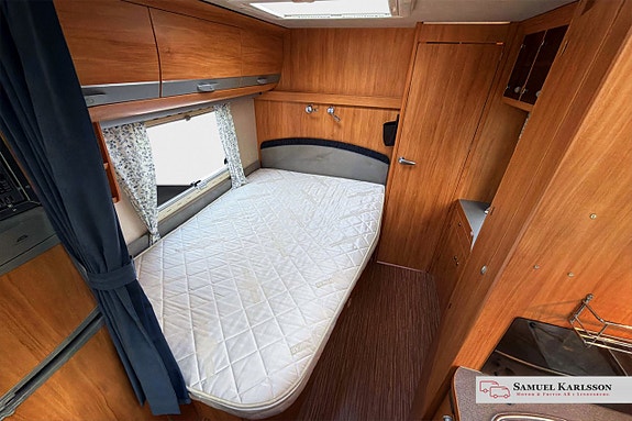 Adria Coral S 680 ST 2.3L Manuell B-kort | Solcell | Ugn | Backkamera 21 of 25