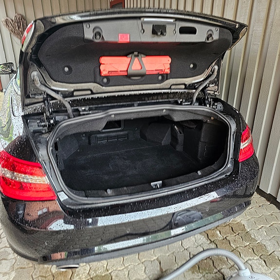 Mercedes-Benz E350 6 of 17
