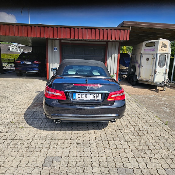 Mercedes-Benz E350 17 of 17