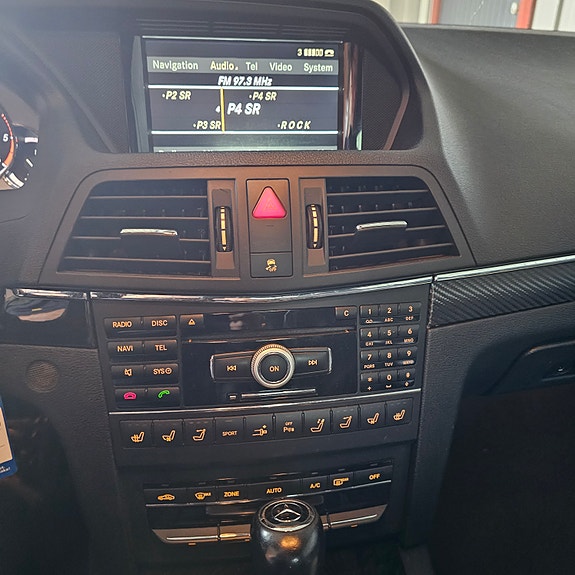 Mercedes-Benz E350 10 of 17