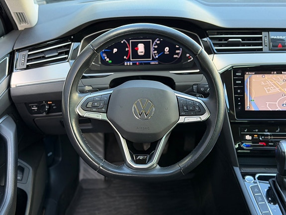 Volkswagen Passat 11 of 15