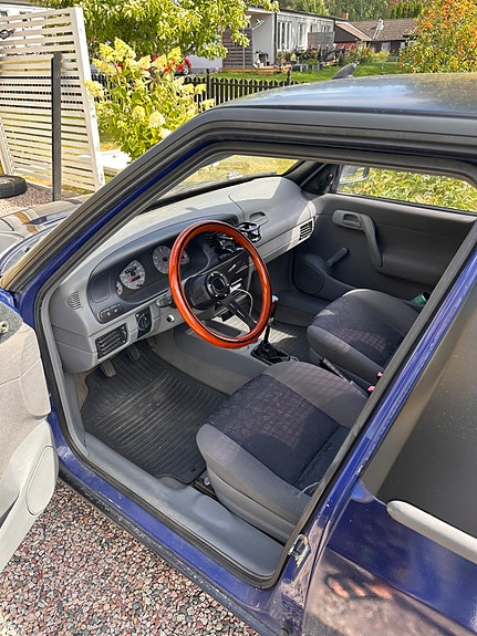 Volkswagen Caddy 3 of 3
