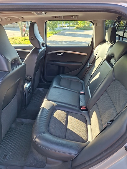 Volvo V70 7 of 9