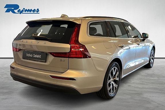Volvo V60 3 of 17