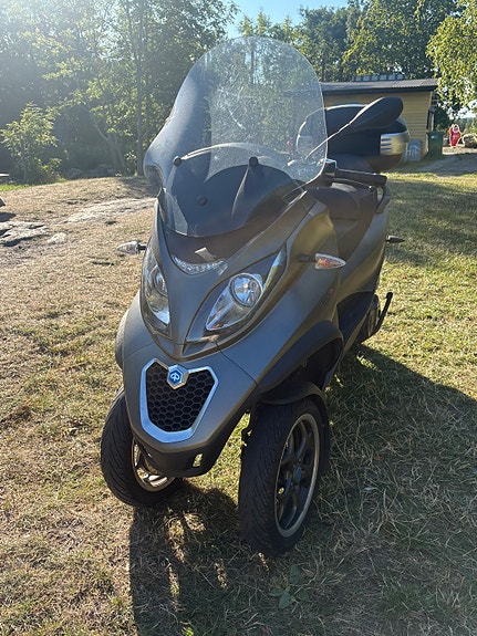 Piaggio Mp3 3 of 9