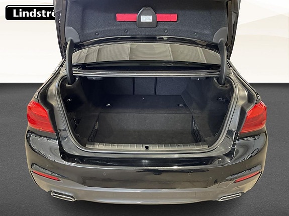 BMW 530e 12 of 18