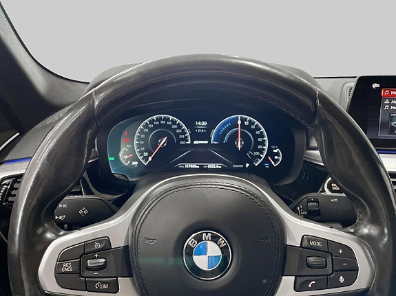 BMW 530e 14 of 18