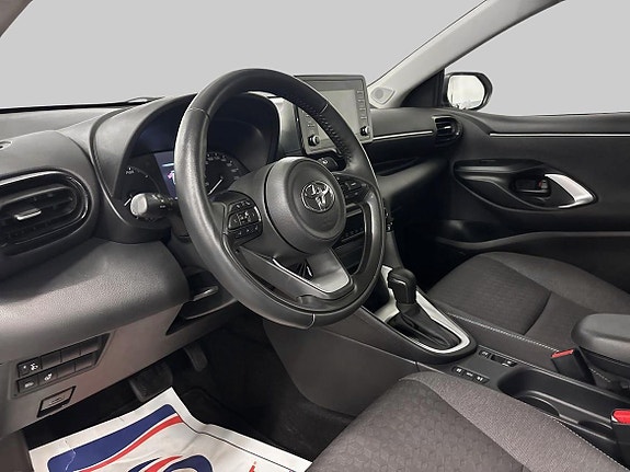 Toyota Yaris 14 of 19