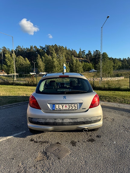 Peugeot 207 3 of 10