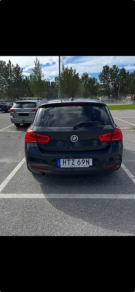 BMW 118i 4 of 5