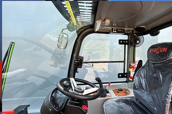 Everun ER2500F Teleskopisk Hjullastare - 2000kg lyft 7 of 12