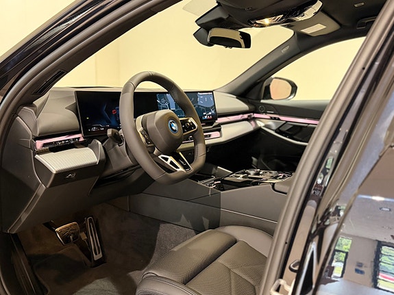 BMW 530e 3 of 14