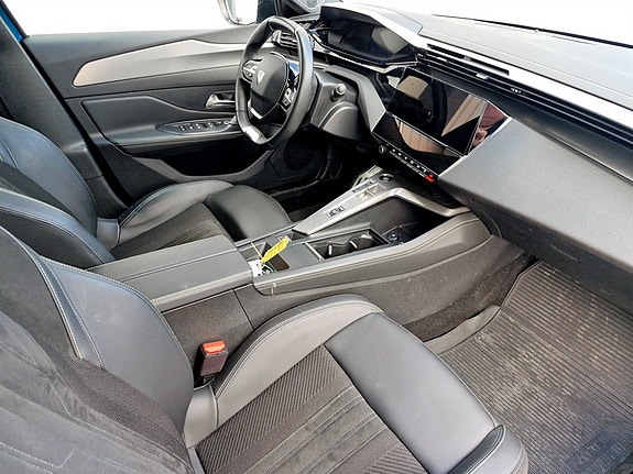 Peugeot 408 12 of 16