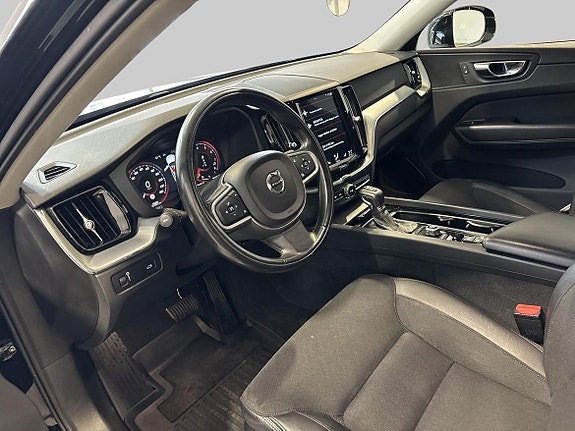 Volvo XC60 13 of 18