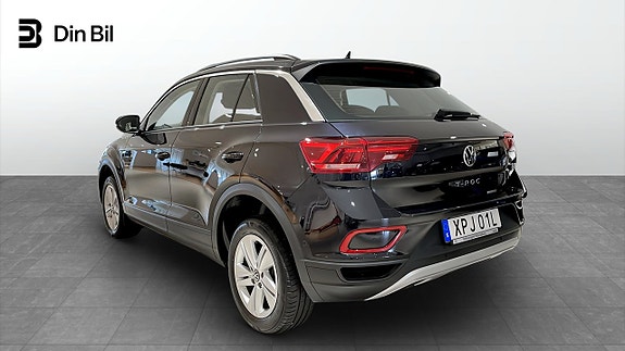 Volkswagen T-Roc 3 of 12