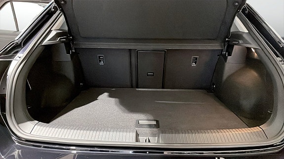Volkswagen T-Roc 12 of 12