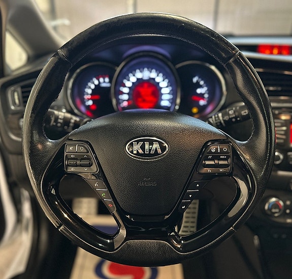 Kia Ceed 17 of 24