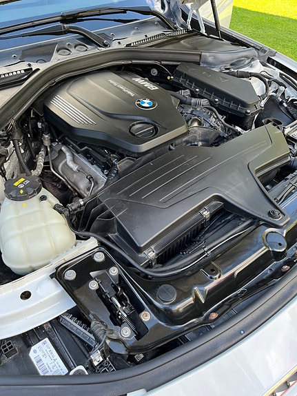 BMW 318d 4 of 9