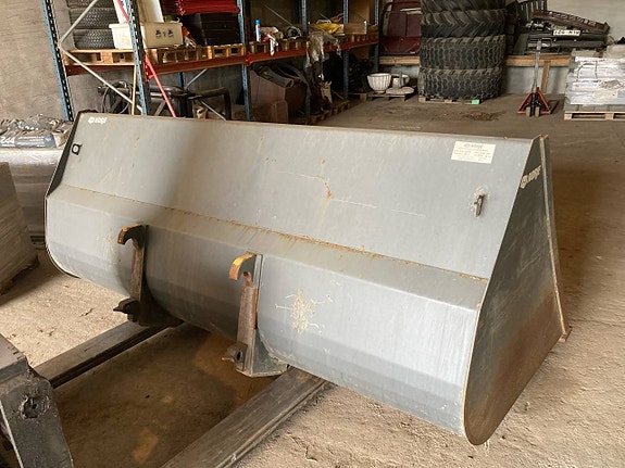 Norje universalskopa 2500 mm / 1800 Liter 2 of 4