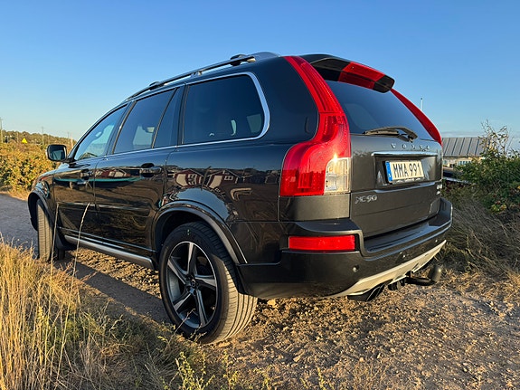 Volvo XC90 3 of 17