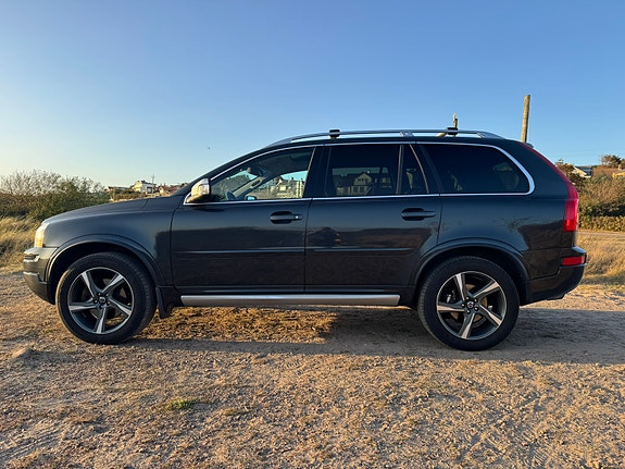 Volvo XC90 8 of 17