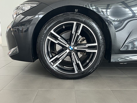 BMW 320 4 of 15