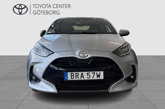 Toyota Yaris 8 of 14