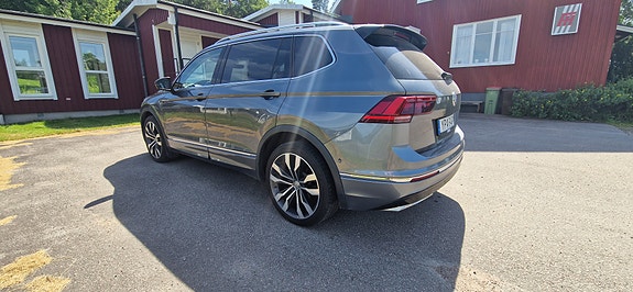 Volkswagen Tiguan Allspace 5 of 8