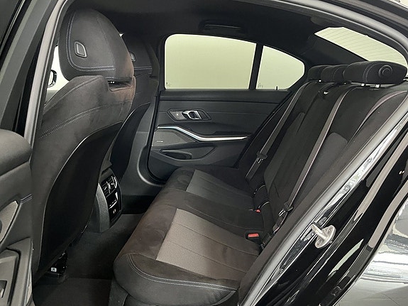 BMW 330e 11 of 14