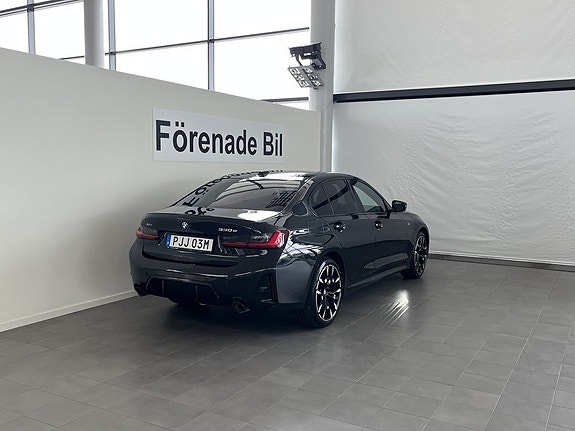 BMW 330e 13 of 14
