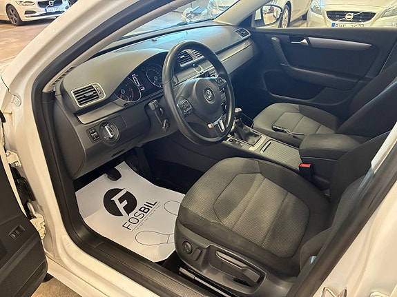 Volkswagen Passat 10 of 18