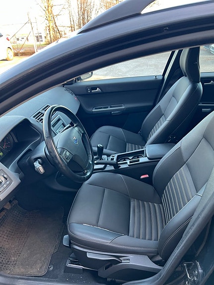 Volvo V50 5 of 6